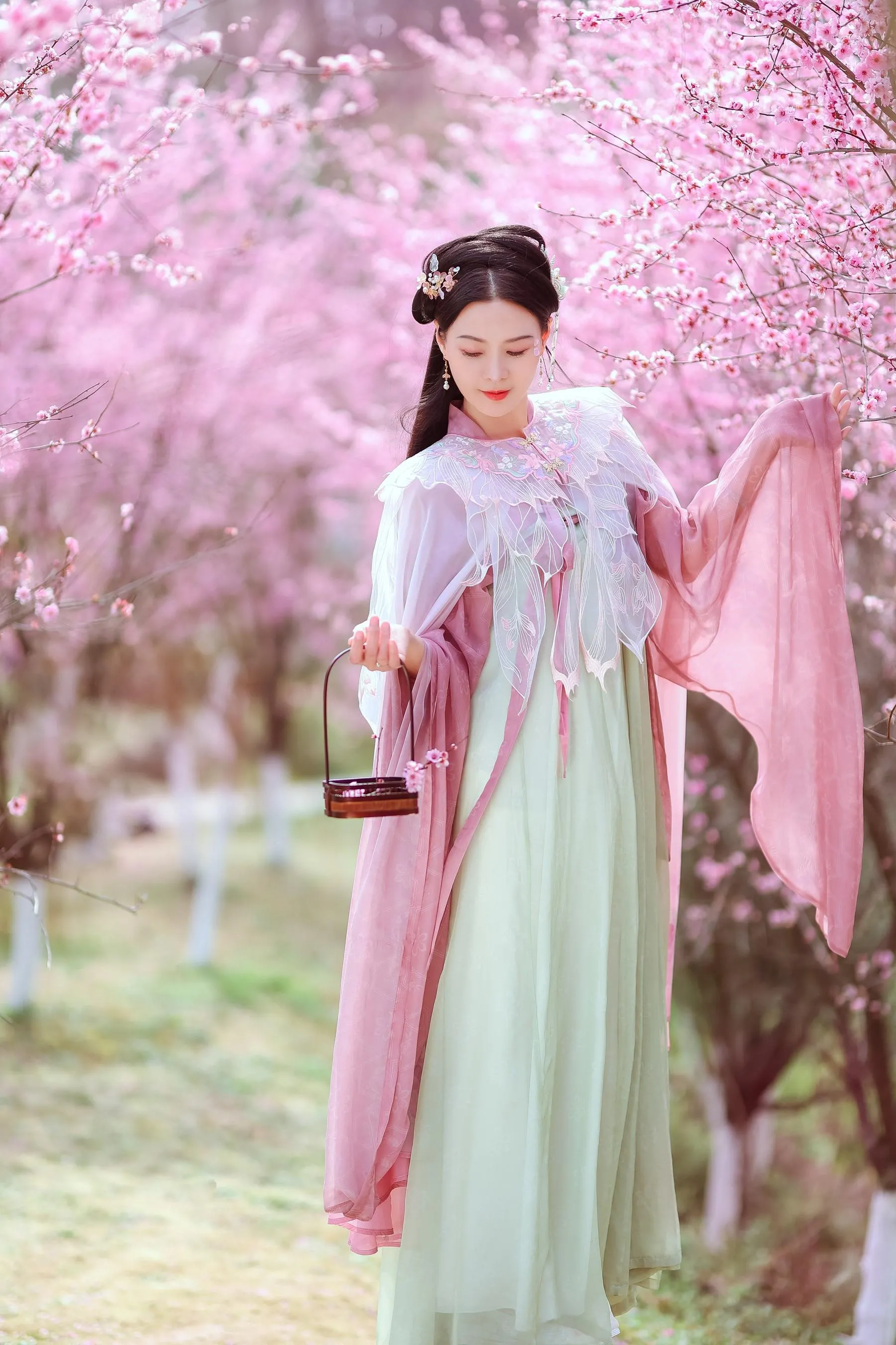 [艺图语] 2022.05.31 暖春樱色 莲 [38P]插图4